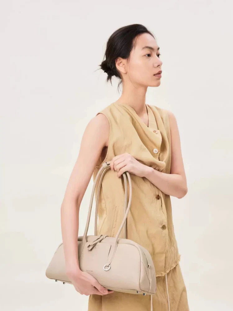 DEUTZA Noir Bowling Bag