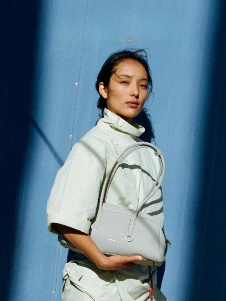 DEUTZA Noir Bowling Bag