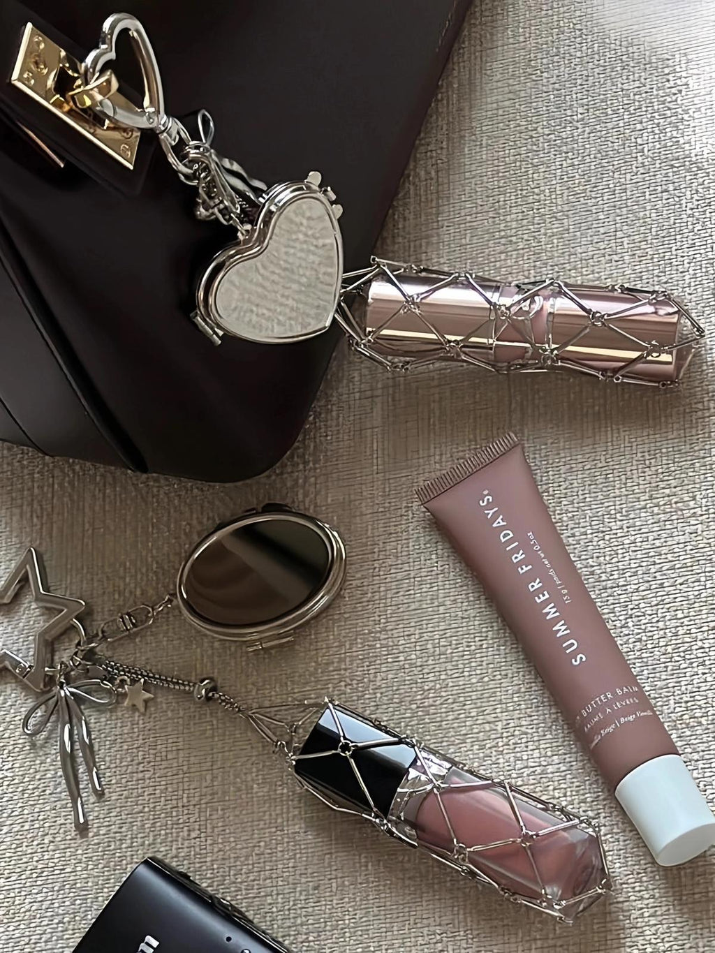 DEUTZA Mirror Lip Charm – Luxury Lipstick Chain Key Accessory