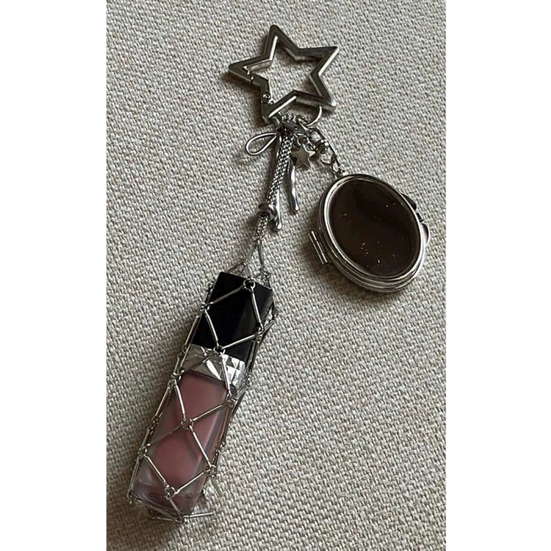 DEUTZA Mirror Lip Charm – Luxury Lipstick Chain Key Accessory