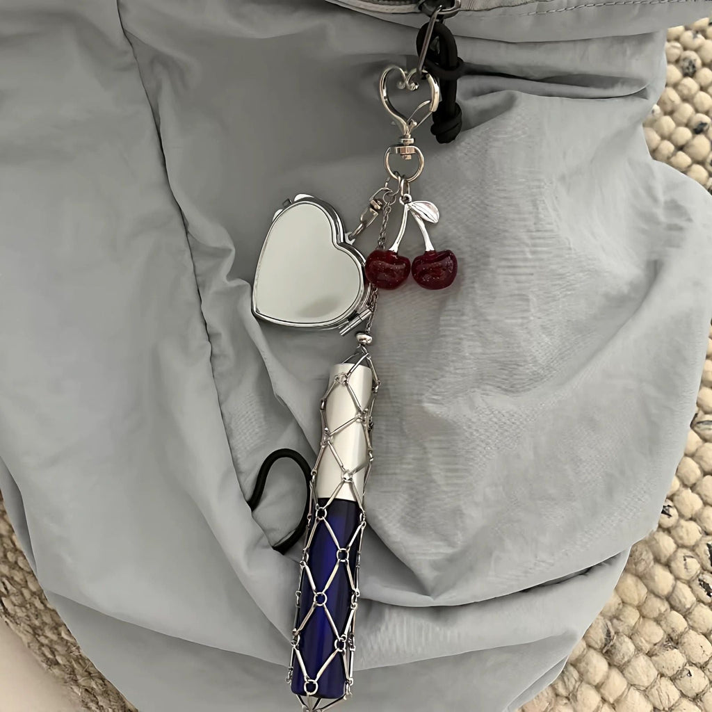 DEUTZA Mirror Lip Charm – Luxury Lipstick Chain Key Accessory