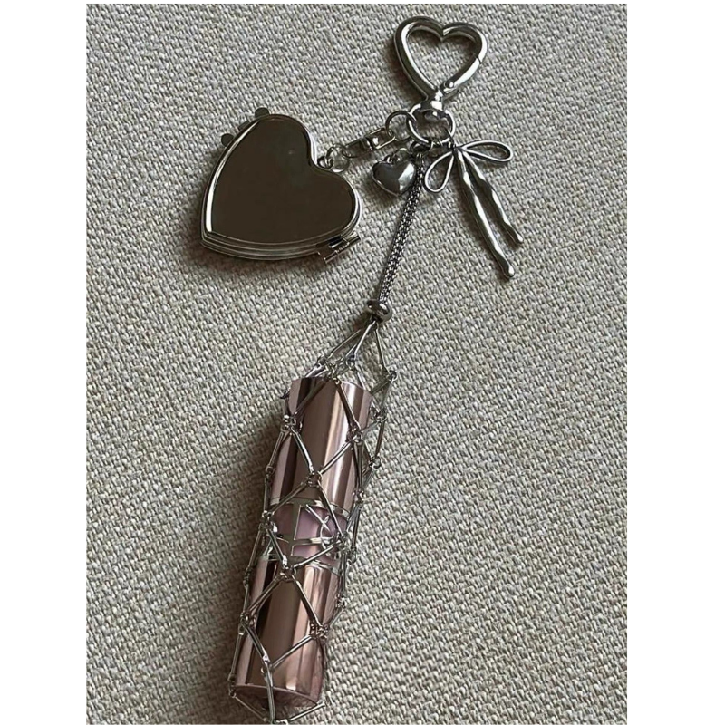 DEUTZA Mirror Lip Charm – Luxury Lipstick Chain Key Accessory