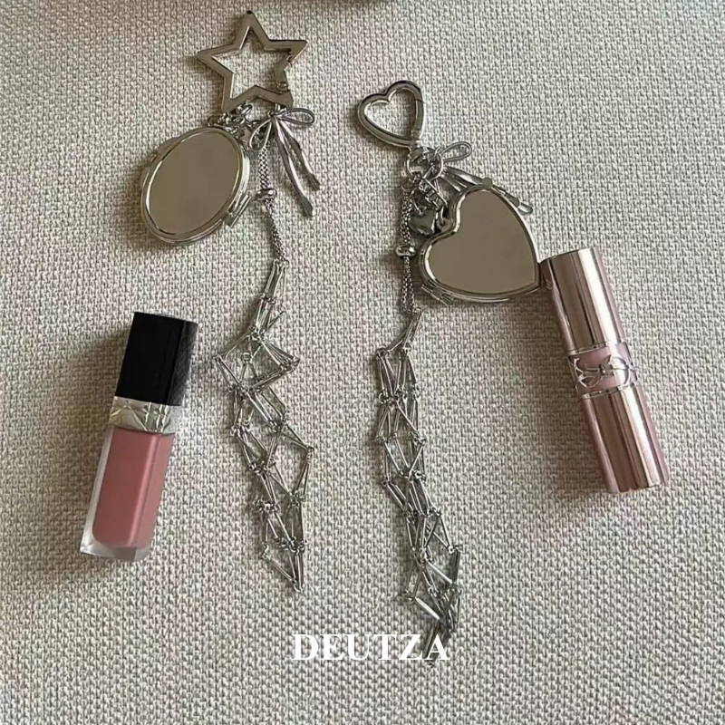 DEUTZA Mirror Lip Charm – Luxury Lipstick Chain Key Accessory